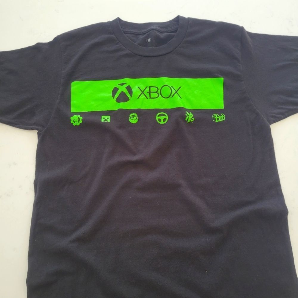 Graphic XBox Tshirt. Size M.